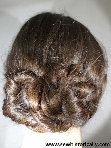 1920s/30s Hairstyle Tutorial For Long Hair - Sew Historically
