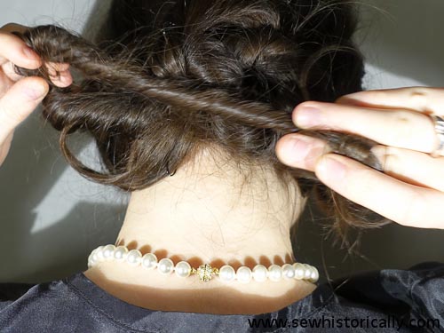 1920s/30s Hairstyle Tutorial For Long Hair - Sew Historically 1920s/30s Hairstyle Tutorial For Long Hair - Sew Historically