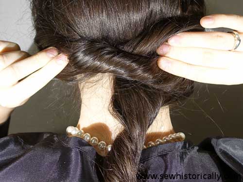 1920s/30s Hairstyle Tutorial For Long Hair - Sew Historically 1920s/30s Hairstyle Tutorial For Long Hair - Sew Historically