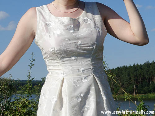 1950s Style Summer Dress Darts And Box Pleats At The Front Detail