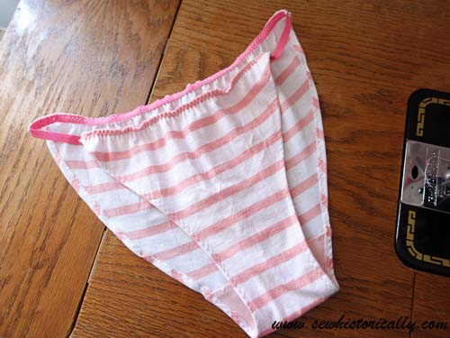 Old T-Shirt To Underwear - Refashion