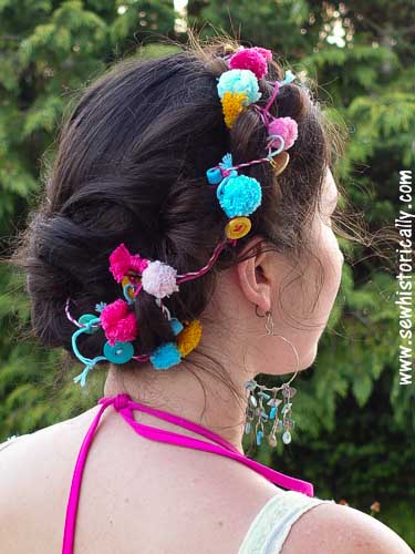 Pom pom hair deals