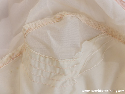 Circular Stitching 1950s Pin Up Bra Wrong Side
