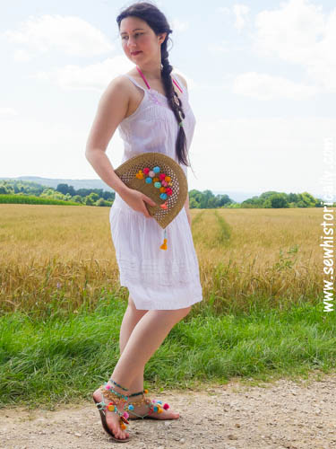 DIY Pom Pom Sandals And DIY Pom Pom Bag - Tutorial