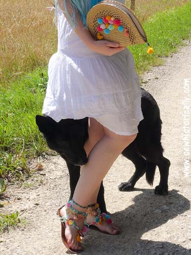 DIY Pom Pom Summer Accessories
