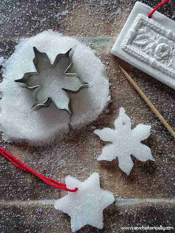 4 Ways To Make Sugar Christmas Ornaments - Edible Christmas Tree Decorations