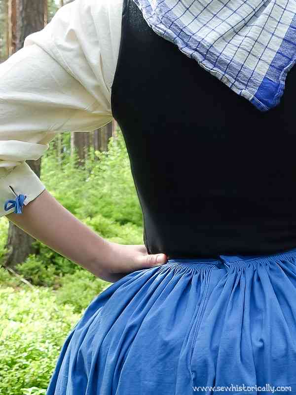 Historical Skirt With Cartridge Pleats